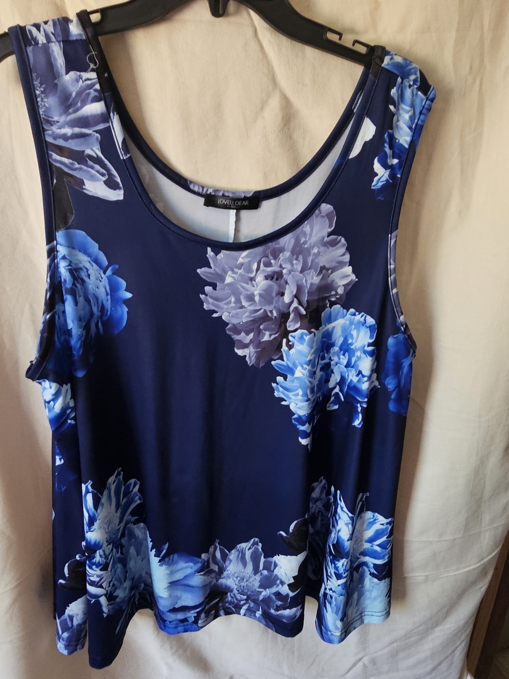 LoveU.dear Brand Navy Floral Scoop Neck Tank Top